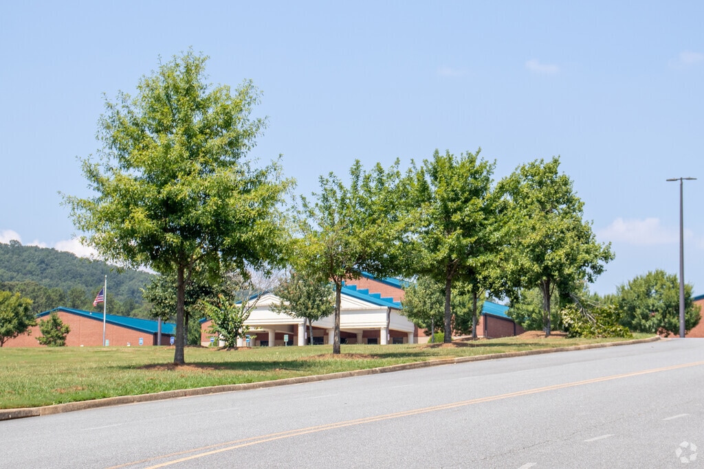Emerson Elementary School provides education in the neighborhood of 
Bartlow County