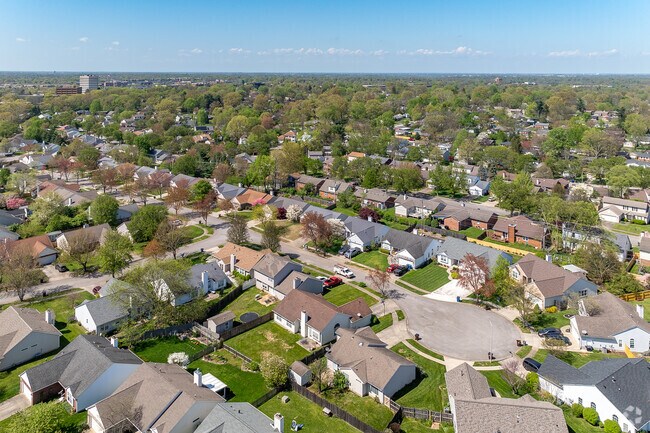 Suburban charm meets city style in Pasadena, on the Southland side of Lexington.