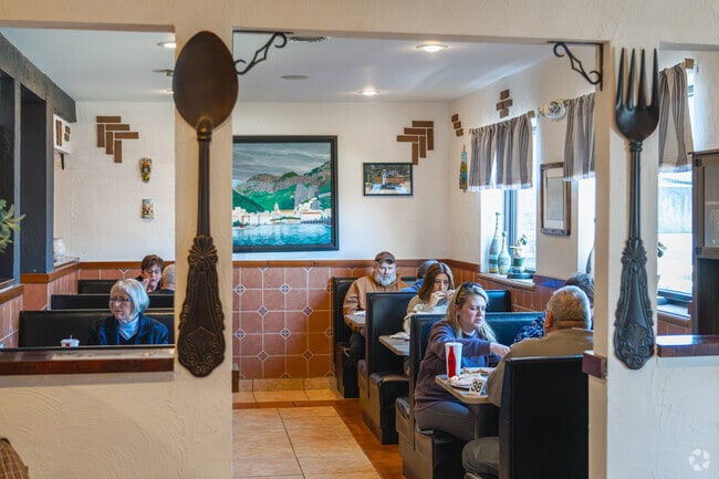 Mamma's Pizza in Loganville fills up at lunch time with locals craving their favorite slice.