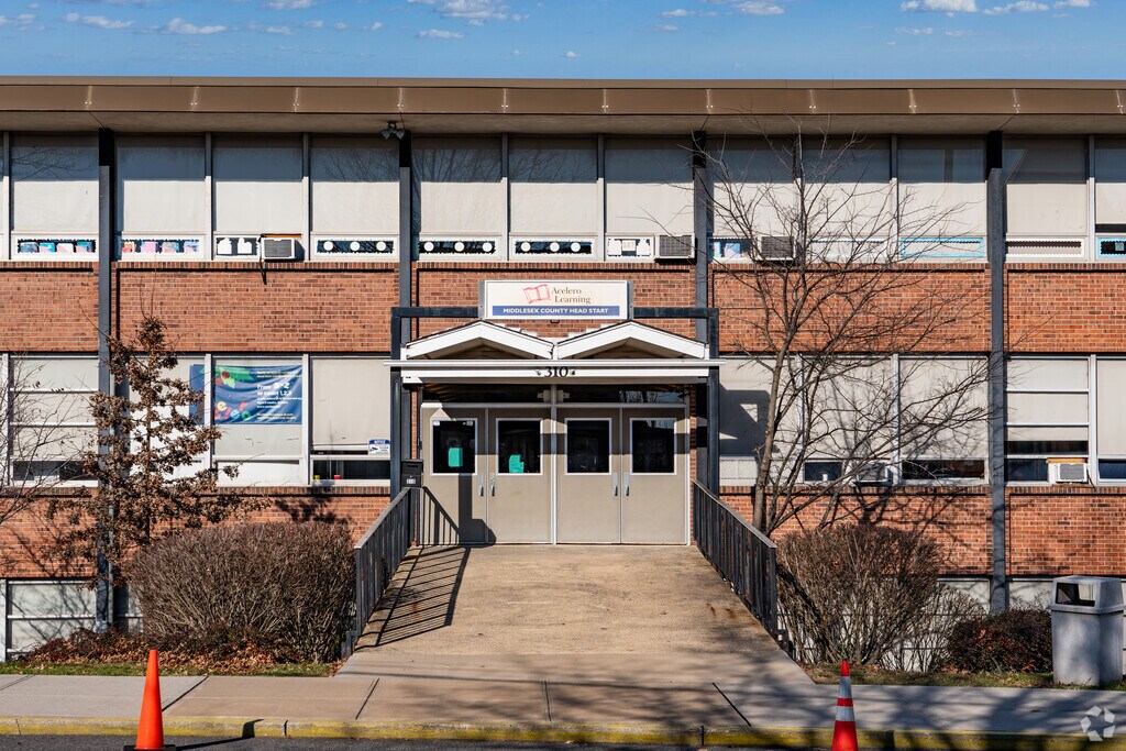 St Mary's Elementary serves students in South Amboy and the surrounding communities.
