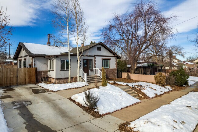 Single Family Home in East Colfax often have plenty of space for cars.
