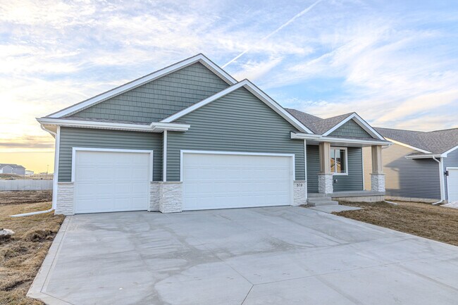 0 Cres Ct unit 36463592, Grimes, IA 50111 - photo 3