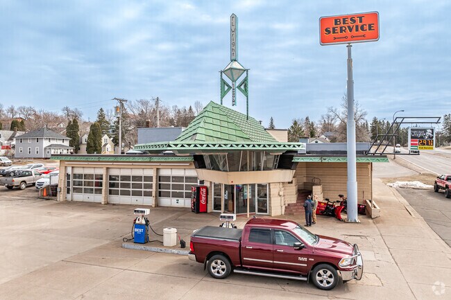 The R.W. Lindholm Service Station in Cloquet was designed by Frank Lloyd Wright.