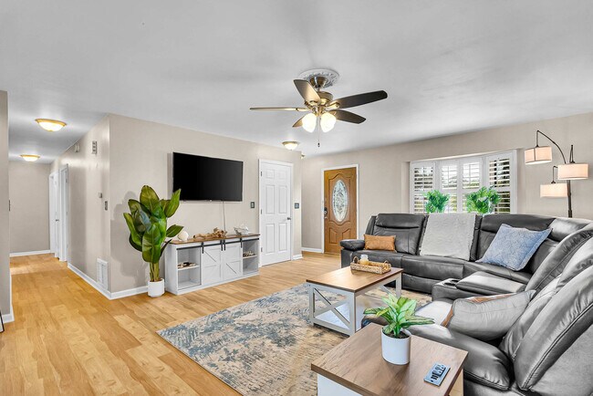 897 Imperial Dr unit ID1244950P, Largo, FL 33771 - photo 6