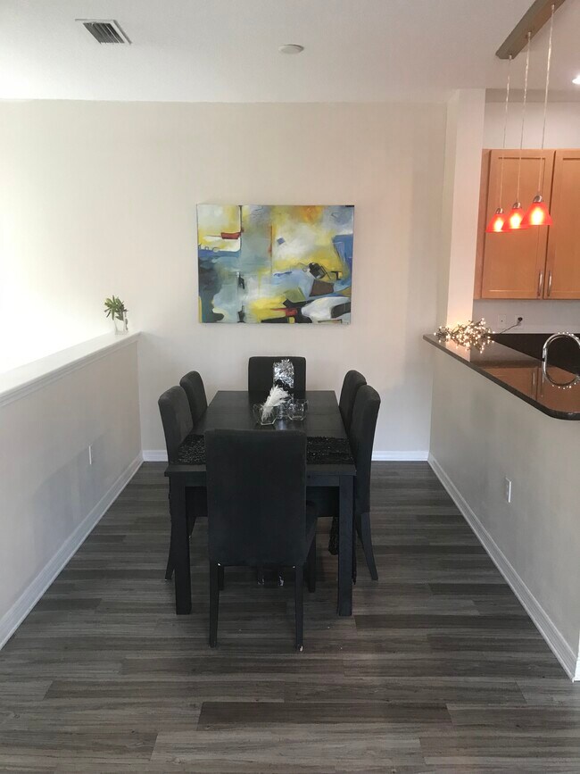 7939 Limestone Ln, Sarasota, FL 34233 - photo 3