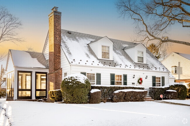 Cape cod style homes are among the styles in Garden City.