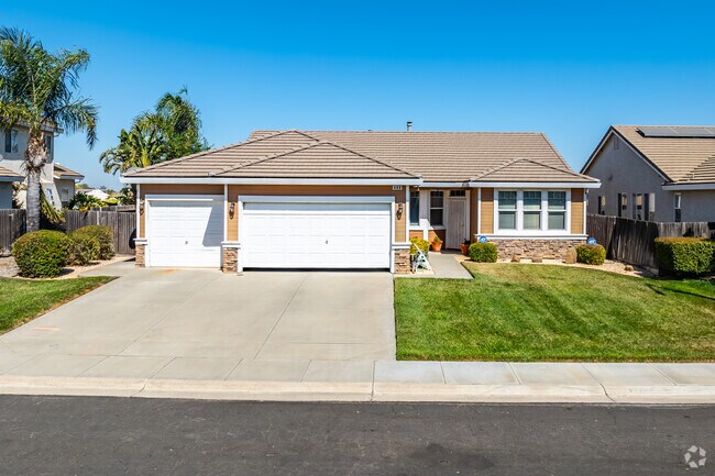 Contemporary homes in Williams are located on the eastern side of the city.