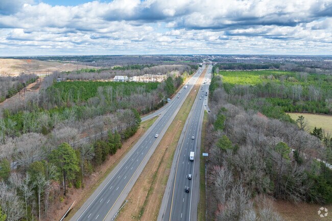 Interstate 64 leads straight to downtown Richmond from Manakin-Sabot.
