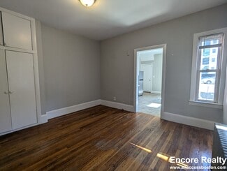 204 Banks St Unit 218-7, Cambridge, MA 02138