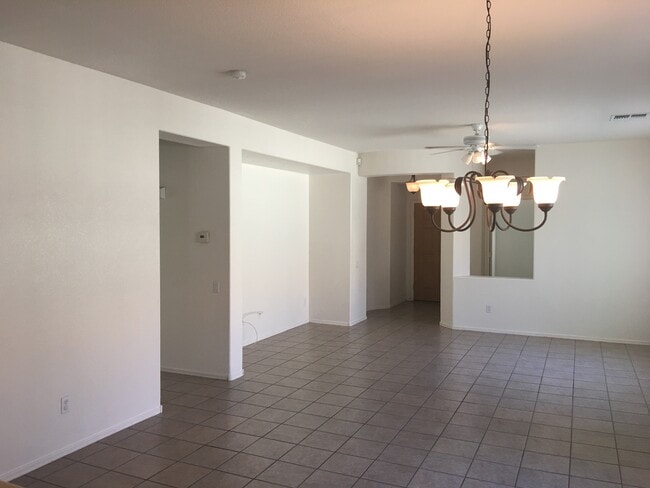 9128 W Berkeley Rd, Phoenix, AZ 85037 - photo 2