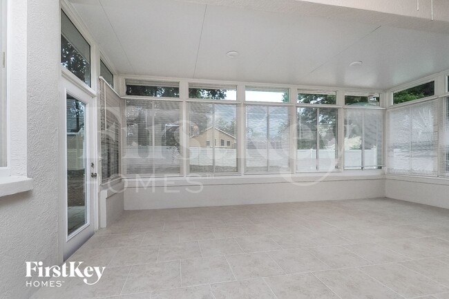 1102 Lumsden Trace Cir, Valrico, FL 33594 - photo 7