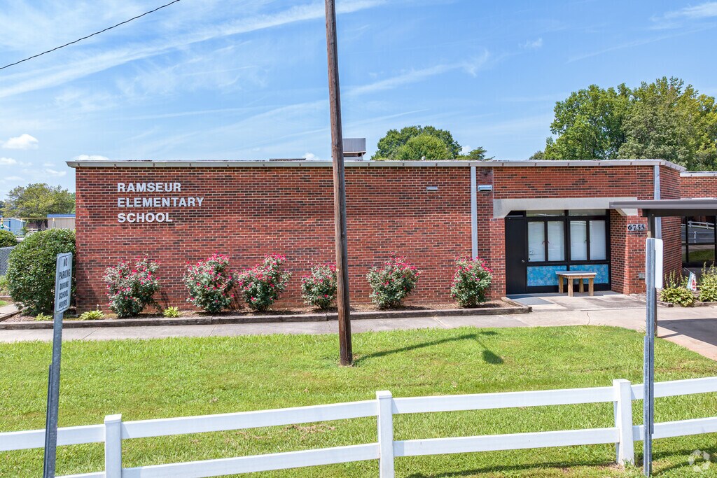 Ramseur Elementary School receives a B- on Niche.