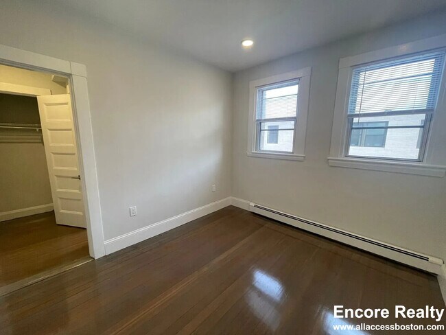457 Centre St unit 210, Newton, MA 02458 - photo 6