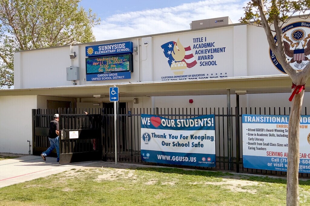 Sunnyside Elementary School, Rankings & Reviews