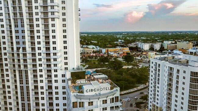 1780 Polk St unit ID1352023P, Hollywood, FL 33020 - photo 6