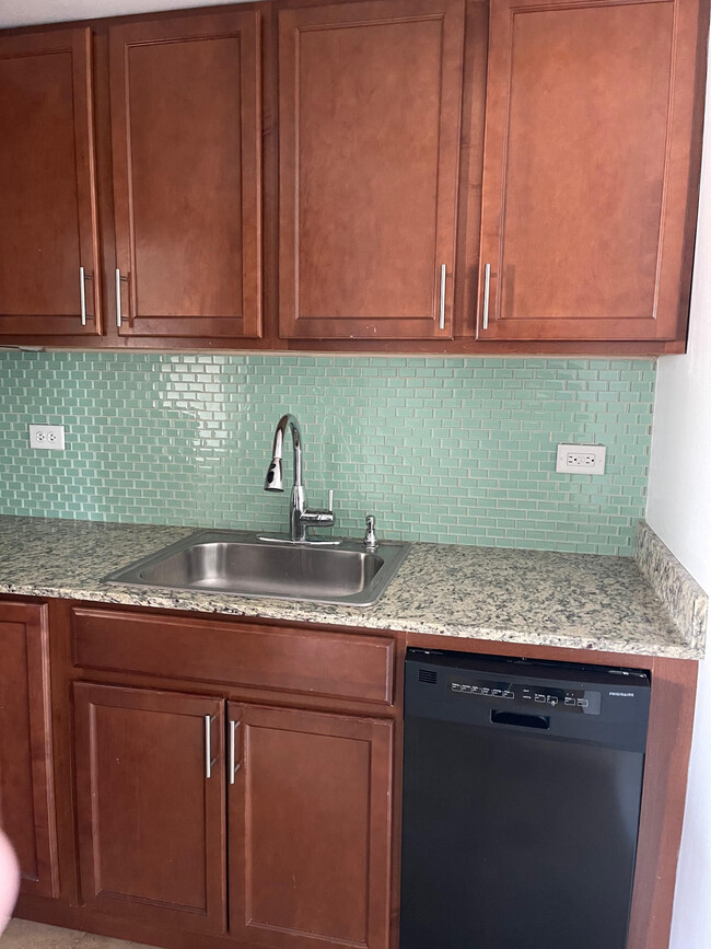 7630 N Milwaukee Ave Unit ONE BED, Niles, IL 60714