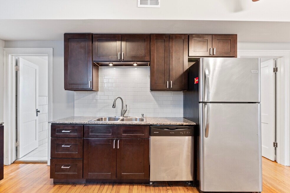 1210 S Newstead Ave unit 1, Saint Louis, MO 63110 - photo 1