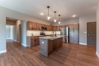 3900 S Lone Pine Ave, Springfield, MO 65804