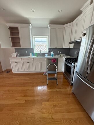 226 Bay 13th St Unit 3, Brooklyn, NY 11214