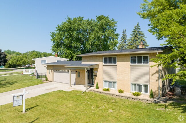 Vintage Rockwood raised split-level ranch style home.