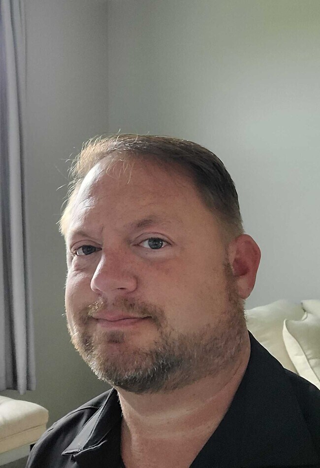Erik Bruce