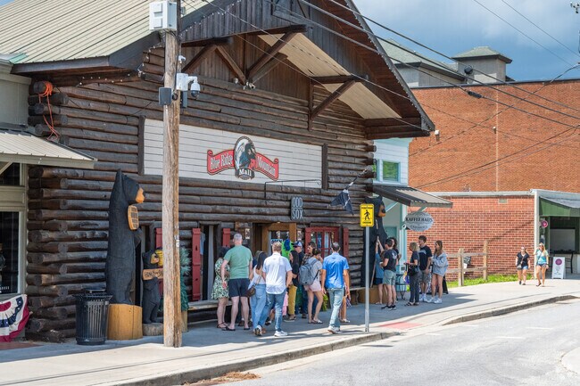 Blue Ridge Mountain Mall features antiques, collectibles, and home decor in Blue Ridge.