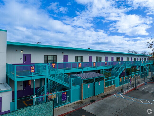 Discover endless possibilities at Mateo Sheedy Elementary School.