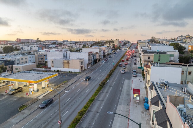 19th Ave connects Golden Gate Heights to 101 to the North and I-280 to the South.