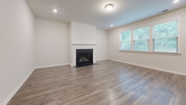 3217 Hidden Valley Cir, Lawrenceville, GA 30044 - photo 2