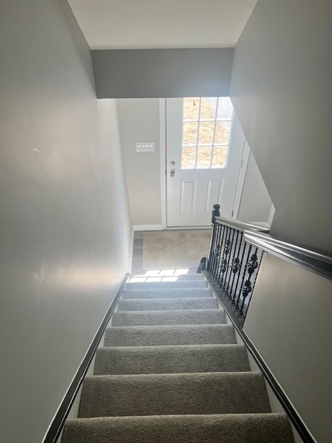 181 Lockheed Dr, Coraopolis, PA 15108 - photo 4