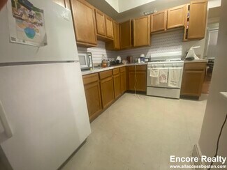 1786 Beacon St Unit 1788-1A, Brookline, MA 02445