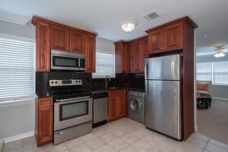 262 Eastern Pkwy, Farmingdale, NY 11735