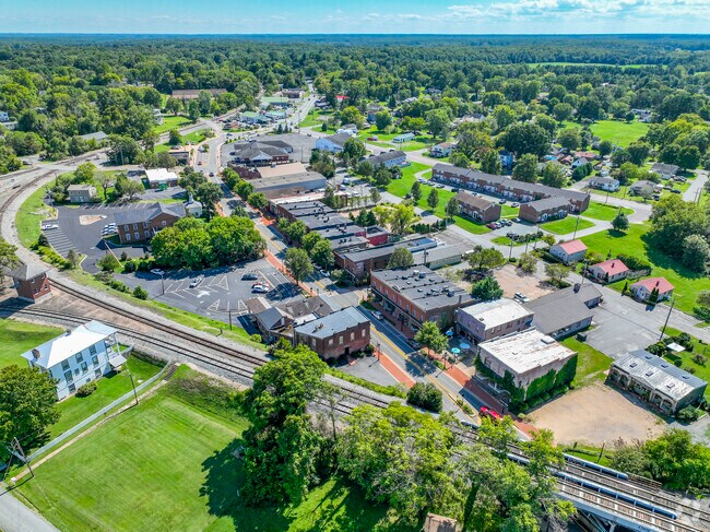 Downtown Gordonsville is a bustling community 20 minutes north of Cismont.