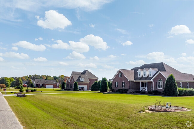 Pleasant Grove is also home to luxury home communities.