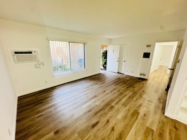 19419 Victory Blvd, Reseda, CA 91335 - photo 2