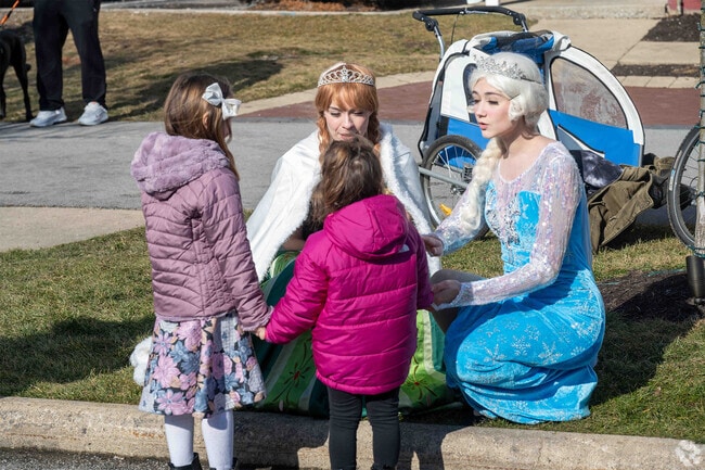 A couple of actors entertain the kids at the Fire & Ice Winter Social in Frankfort, IL.