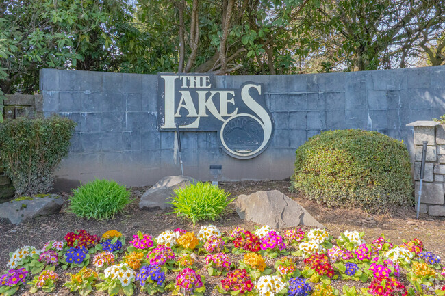 Live on the water in a beautiful part of Western Washington at The Lakes.