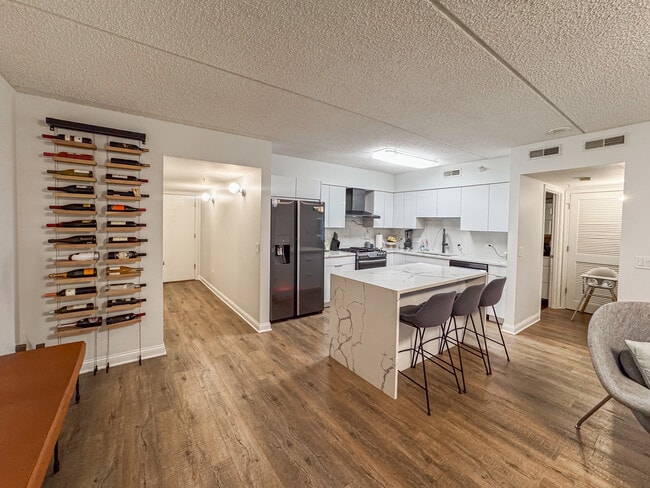 Library Courte Condominiums unit 750 Pearson St 212, Des Plaines, IL 60016 - photo 2