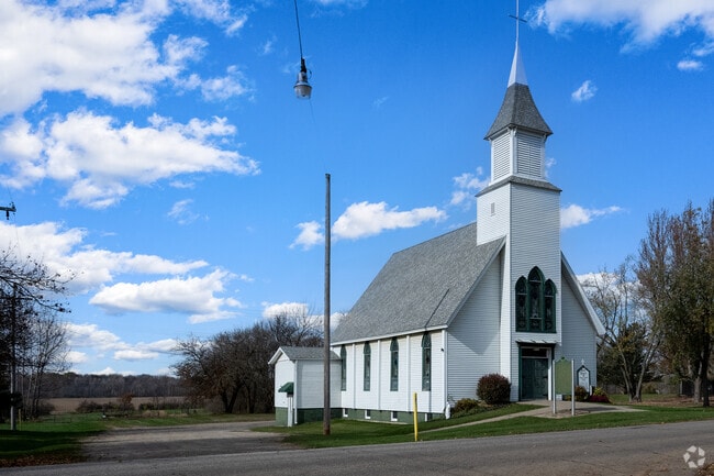 The parish of St. Patrick's Roman Catholic Church dates for 1879 in Clifford, Burlington.
