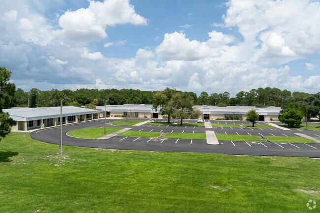 Cracker Trail Elementary has an 18:1 student to teacher ratio.