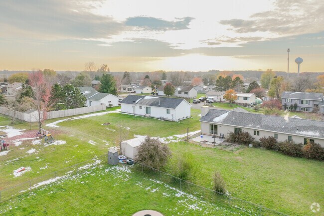 There are over 600 residents currently living in Star Prairie, WI.