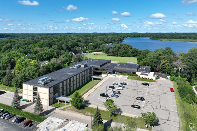 Grandview Middle School has a student-teacher ratio of 16 to 1.