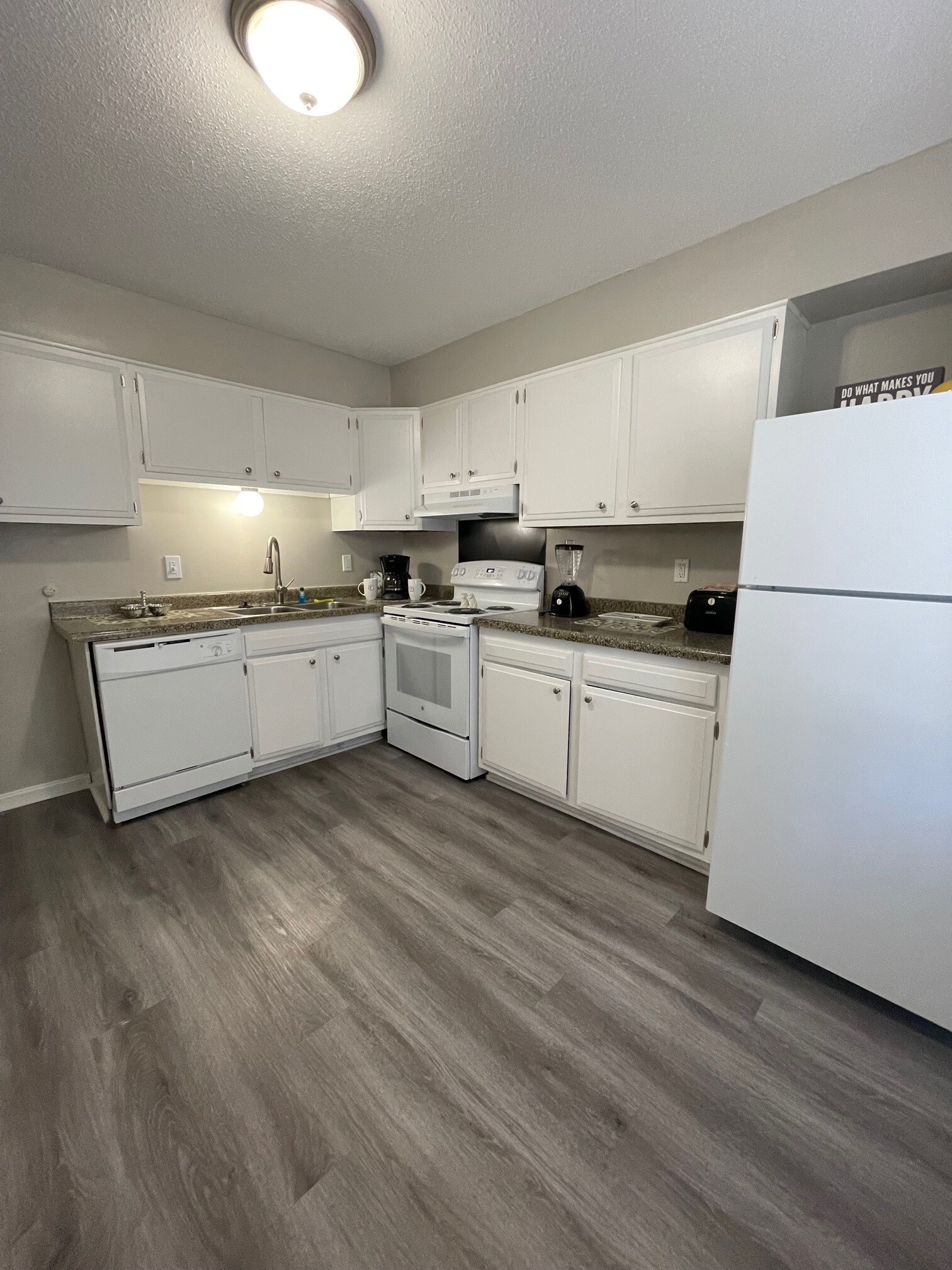 Faronia Square, Memphis, TN 38116 - photo 1