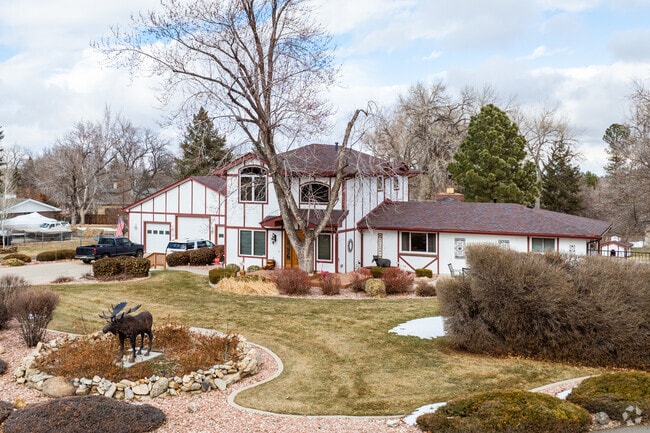 Larger traditional homes with spacious lots are available in Oak Crest, Arvada, Colorado.