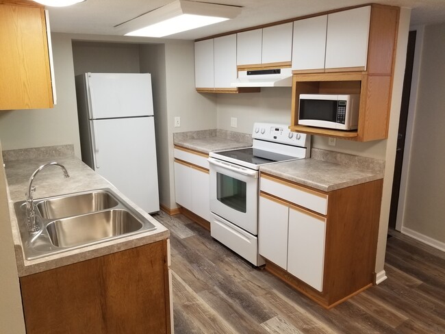 5972 State Road 60, Hartford, WI 53027 - photo 3