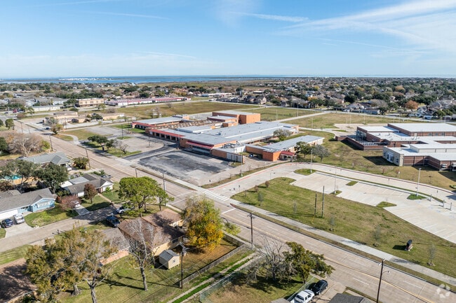Northside Elementary School is a public school located in Texas City.