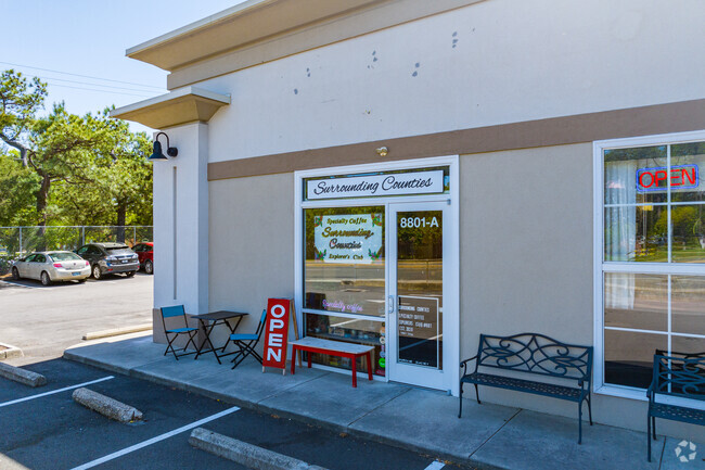 Surrounding Counties near Raintree offers sandwiches and a record player.