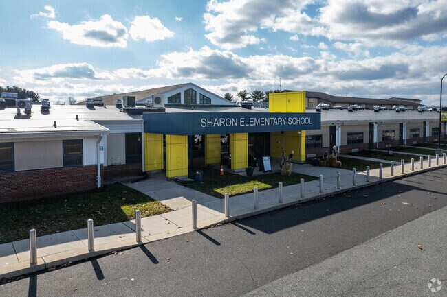 Sharon Elementary School has students in PK-4th grades.