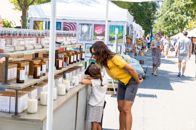 Buckhead Art Festival has wonderful gifts and shopping.