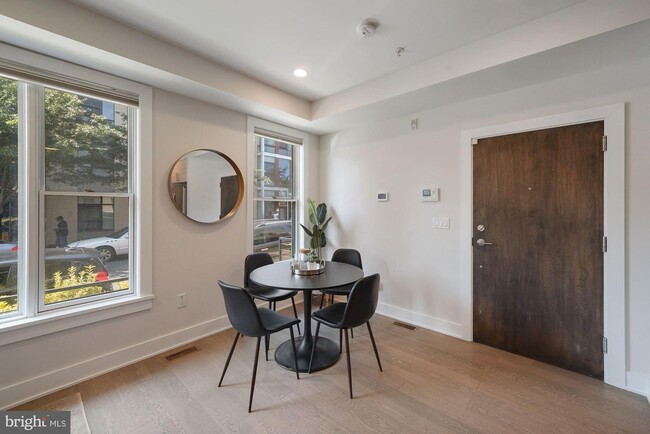 703 Newton Place NW, Washington, DC 20010 - photo 4